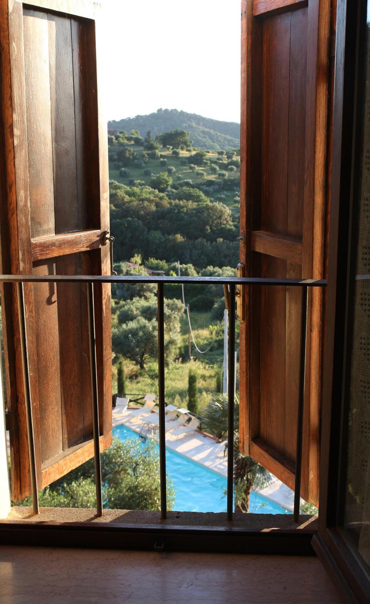 Madonna Del Poggio Cav Aparthotel Scarlino Kültér fotó