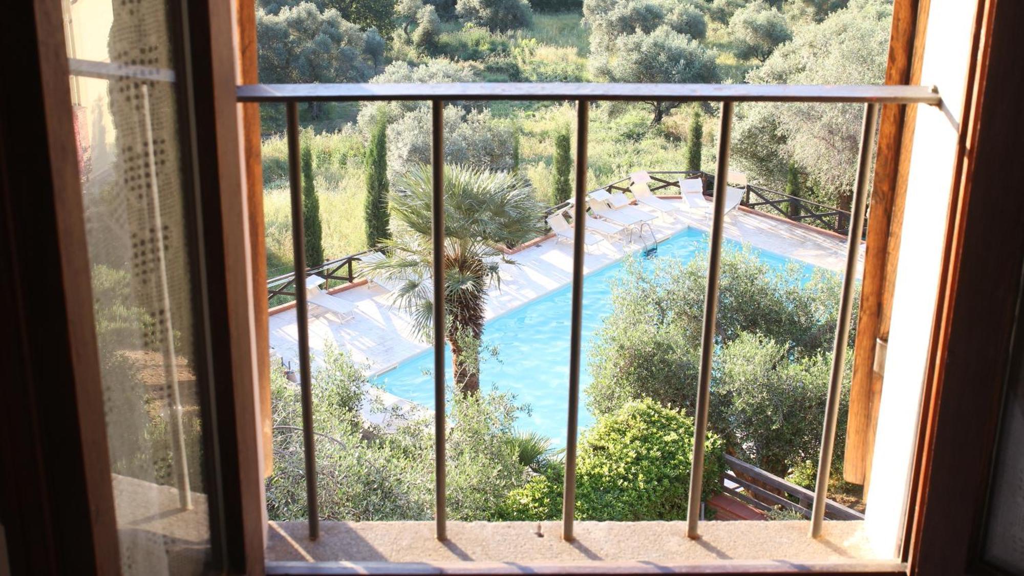Madonna Del Poggio Cav Aparthotel Scarlino Kültér fotó