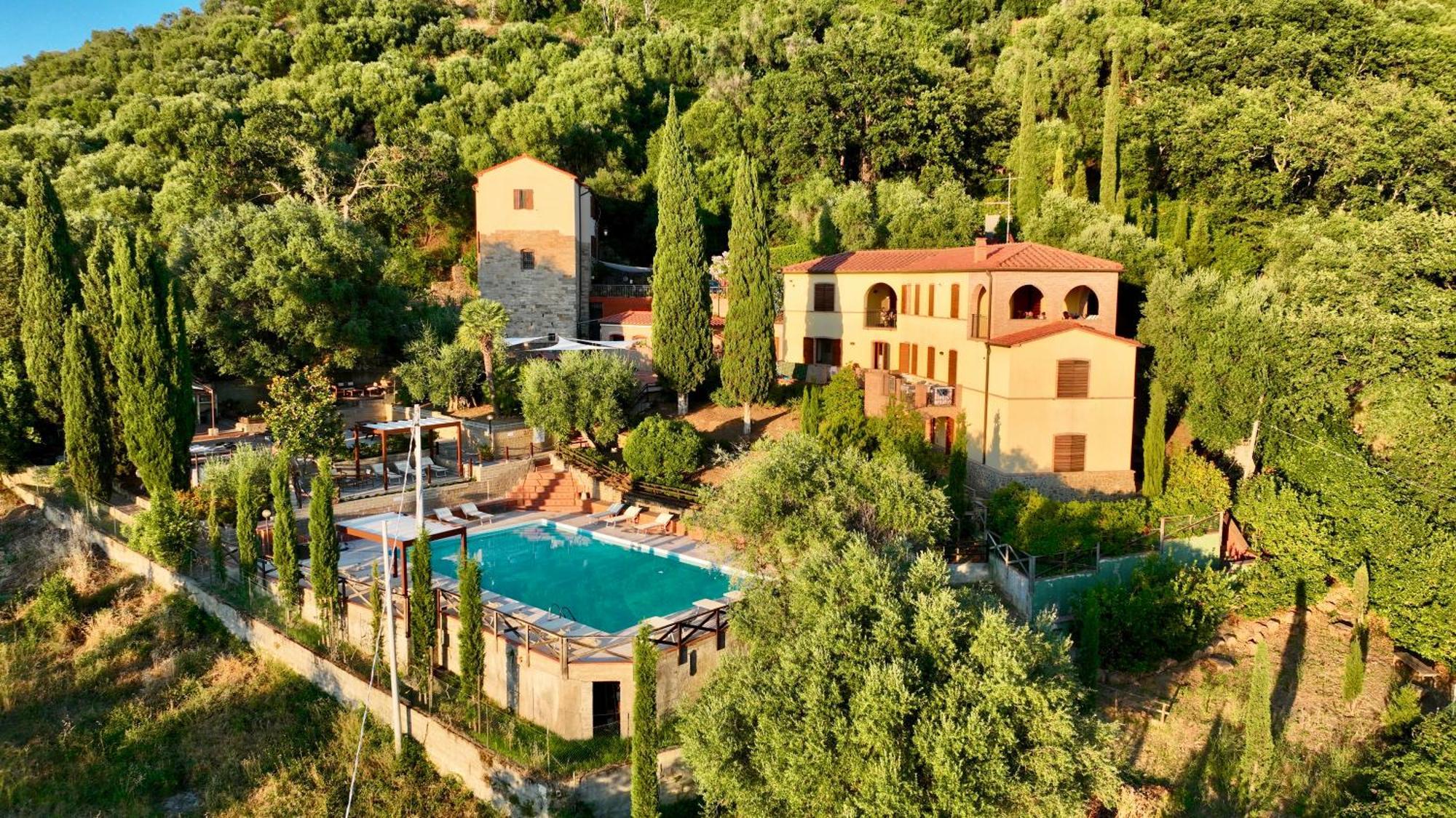 Madonna Del Poggio Cav Aparthotel Scarlino Kültér fotó